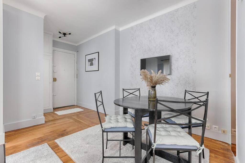 Matignon Saint-Honore : Magnifique Appartement 1Br パリ エクステリア 写真