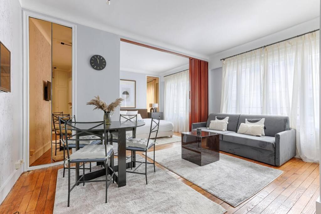 Matignon Saint-Honore : Magnifique Appartement 1Br パリ エクステリア 写真