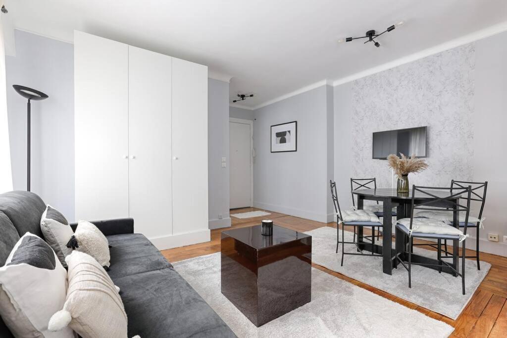 Matignon Saint-Honore : Magnifique Appartement 1Br パリ エクステリア 写真