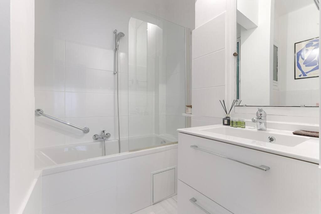 Matignon Saint-Honore : Magnifique Appartement 1Br パリ エクステリア 写真