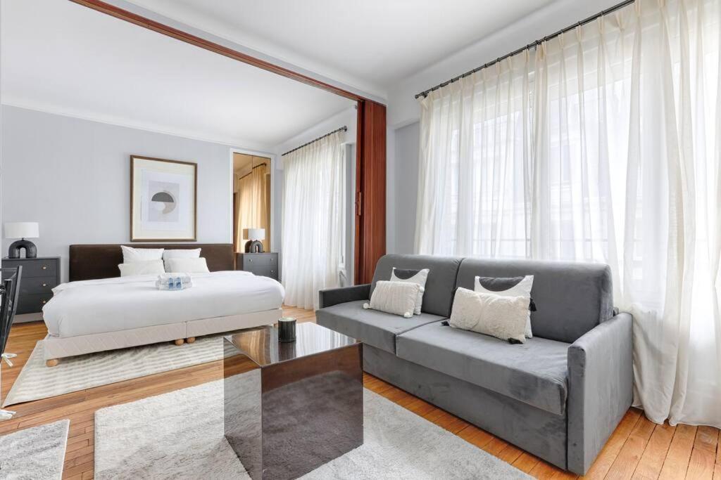 Matignon Saint-Honore : Magnifique Appartement 1Br パリ エクステリア 写真