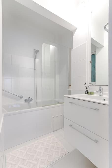 Matignon Saint-Honore : Magnifique Appartement 1Br パリ エクステリア 写真