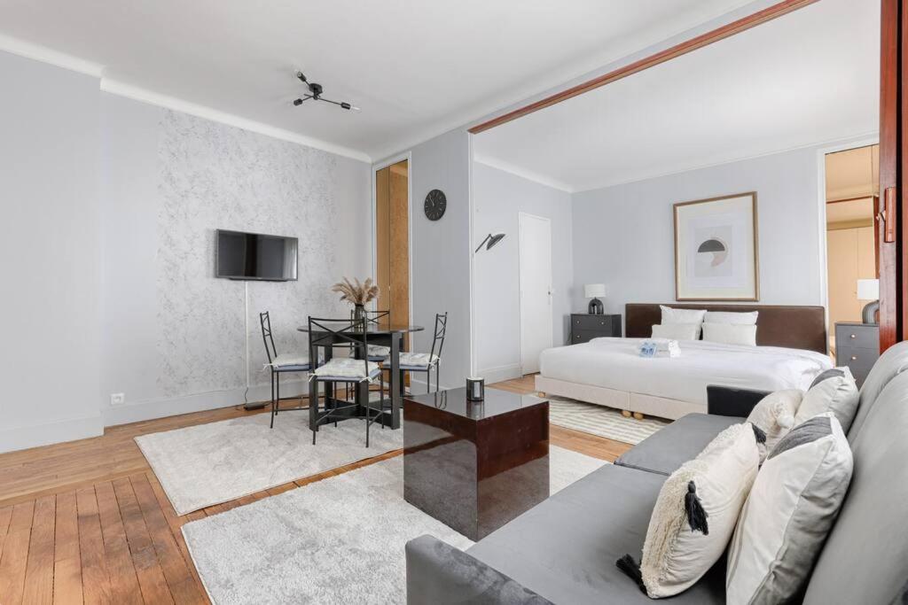 Matignon Saint-Honore : Magnifique Appartement 1Br パリ エクステリア 写真